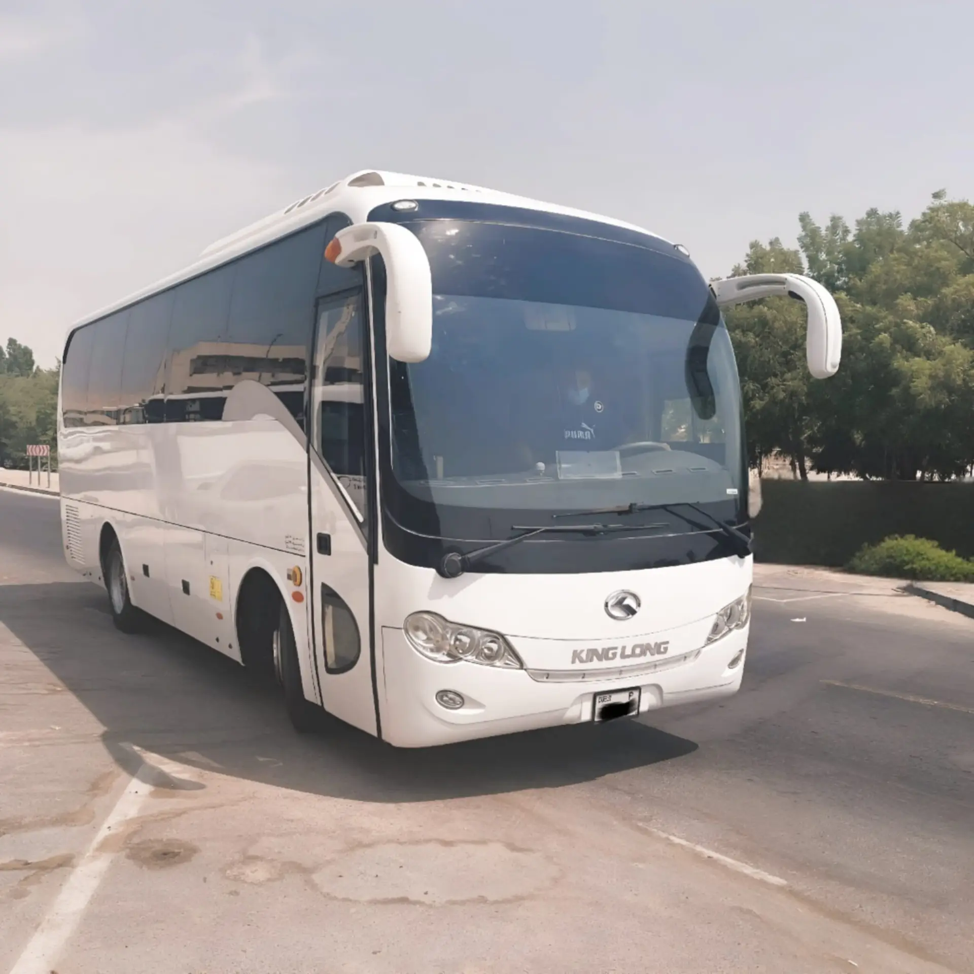 35 seater luxury bus